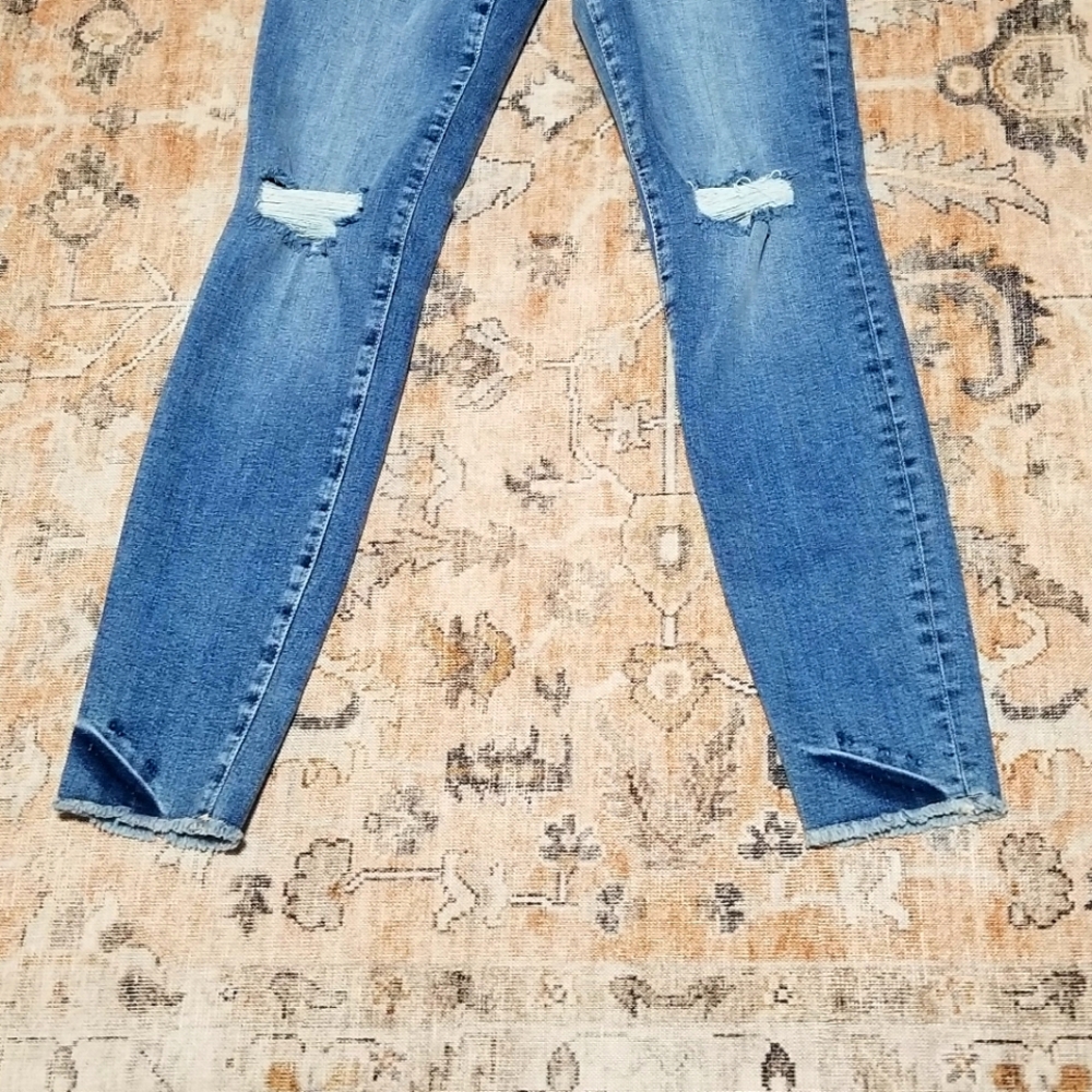 Good American *Good Legs* Frayed Waist  Distressed Skinny Jeans. Size: 2/26. - Picture 4 of 16